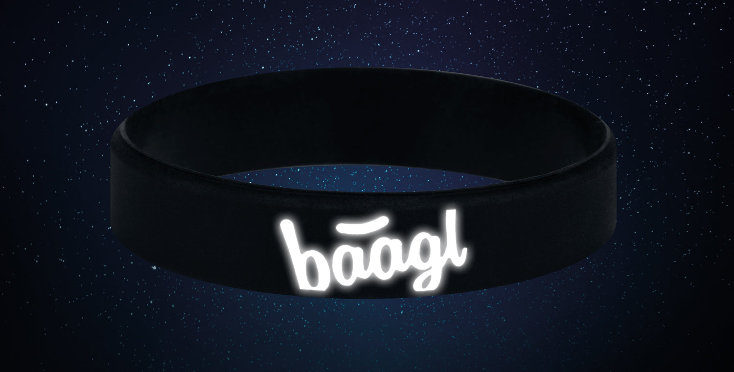baagl-other-bracelet-silicone-noir-phosphorescent-logo image 3